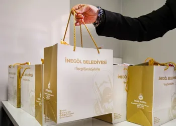 İnegöl Belediyesi’nden yaşlılara bayram sürprizi