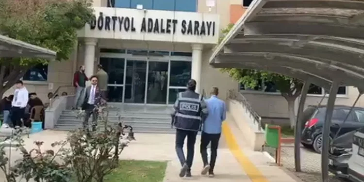 Çiğli Belediyesi çöp kamyonu köpeği ezdi, durmadan yoluna devam etti