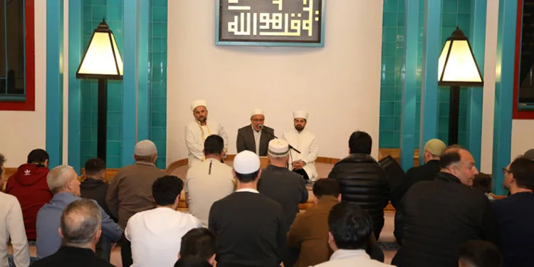 Kadir Gecesinde Hafız Adem Bilgetay İnegöllülerle buluştu