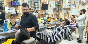 Saç tıraşını son güne bırakanlar bayrama berber dükkanlarında girdi