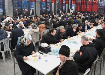Osmangazi’nin iftar sofraları dolup taşıyor