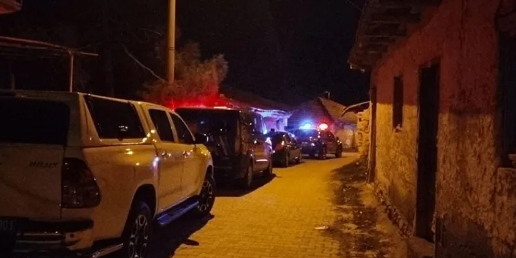 Evlat vahşeti! Babasının başını taşla ezerek öldürdü