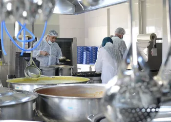 Yıldırım’da gönüller de sofralar da bir