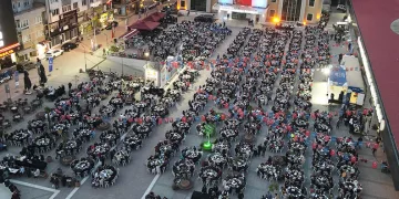 Binlerce kişi, aynı sofra etrafında buluştu