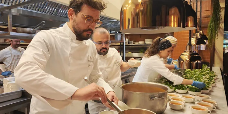 İtalyan şef Danilo, koruma altındaki çocuklarla iftarda buluştu