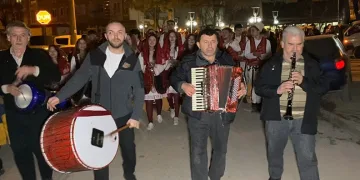 Mustafa Varank, Bursa’da vatandaşlarla sahurda bir araya geldi