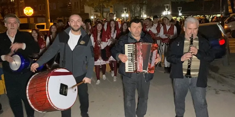 Mustafa Varank, Bursa’da vatandaşlarla sahurda bir araya geldi