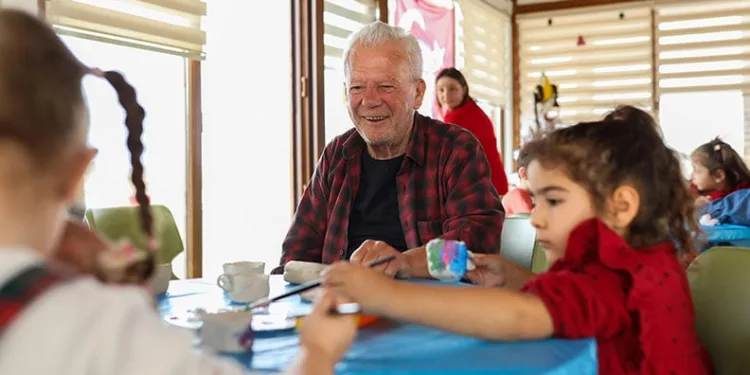 Minikler ve Büyükler Yaşlılar Haftası’nda Buluştu