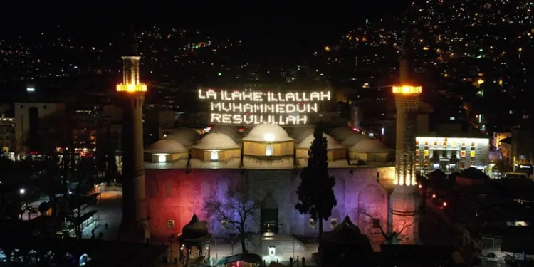Ulu Cami’nin Ramazan mahyası değişti