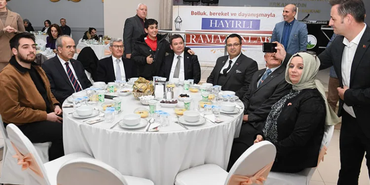 Osmangazi Belediyesi’nden şehit ve gazi ailelerine iftar