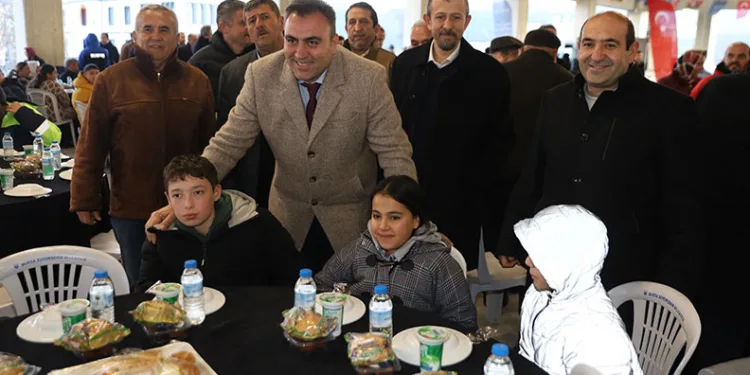 Orhaneli iftar sofrasında bir araya geldi