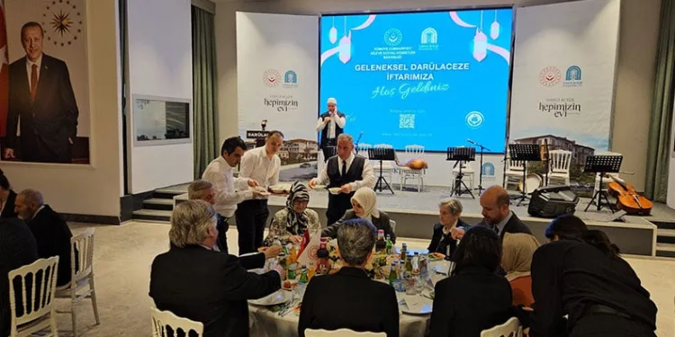 “İnsanları sokağa çağıran kimse, hesabı da günü geldiğinde o verecek”