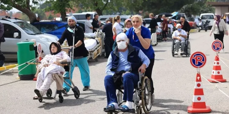 Antalya’da hastanede yangın: Hastalar tahliye edildi