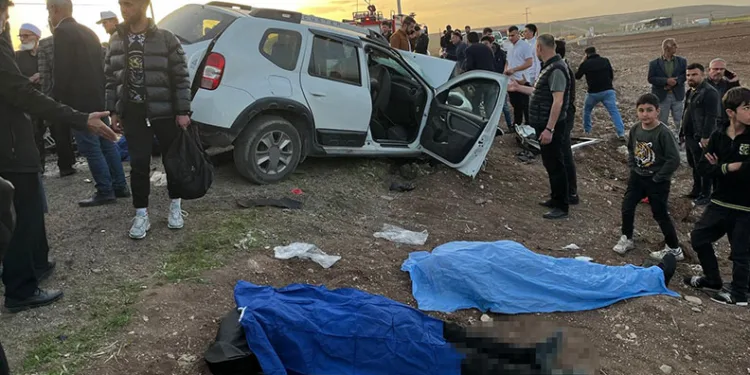 Taziye dönüşü feci kaza: 3 ölü, 4 yaralı