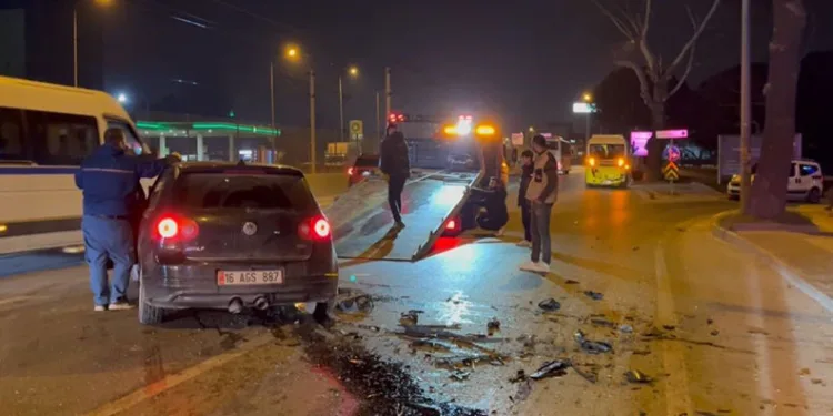 Bursa’da otomobil minibüse çarptı: 10 yaralı