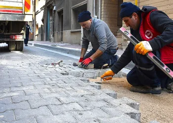 Gemlik’te Yol Yapım Çalışmaları Hız Kesmiyor