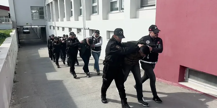 Adana’da torbacı operasyonu: 6 tutuklama