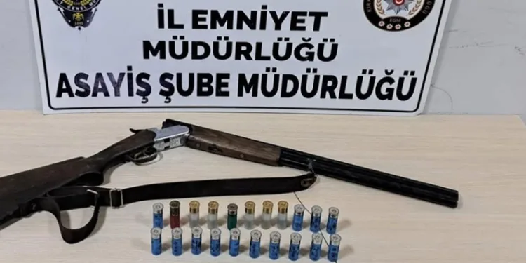 500 bin TL almaya geldiler polise yakalandılar: 5 tutuklama