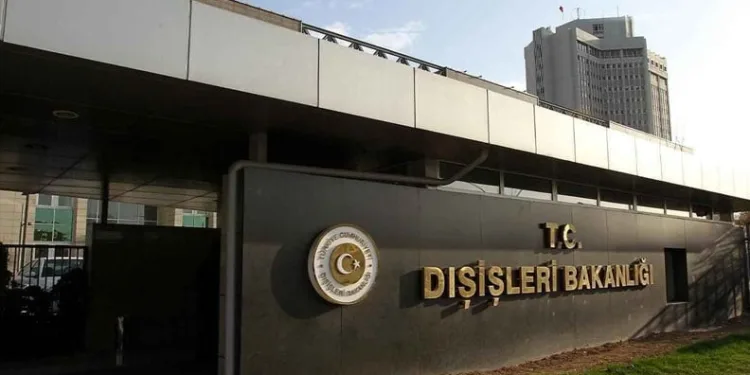 Saç tıraşını son güne bırakanlar bayrama berber dükkanlarında girdi