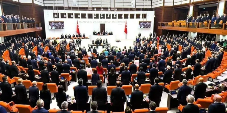 TBMM’de kolonyalı tartışma