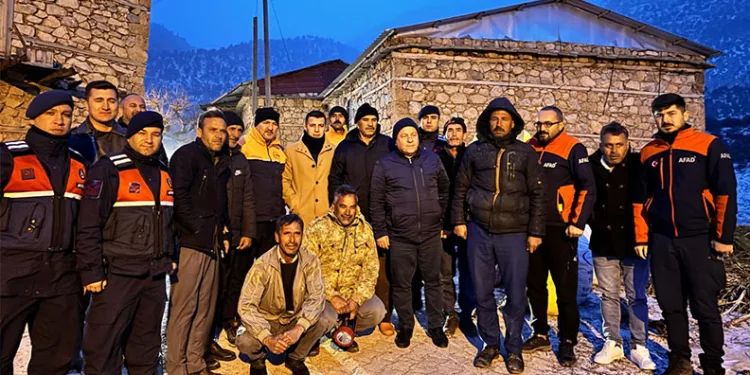 Sobadan çıkan yangın evde zarara neden oldu