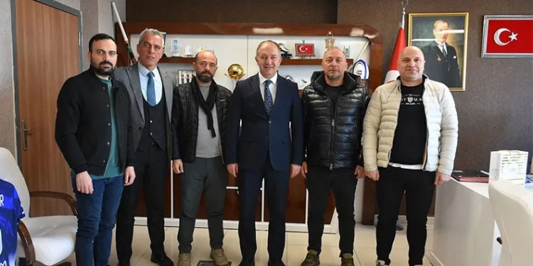 “CHP yönetimi iddia sahibi CHP’lilere cevap yetiştirmelidir”