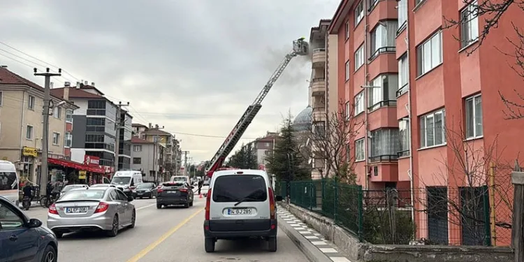 ATV ile motosiklet çarpıştı: 1’i ağır 2 yaralı