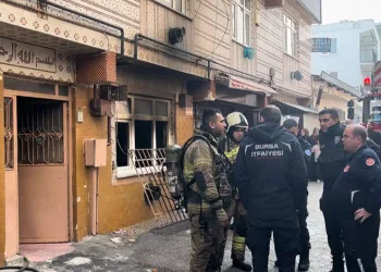 Bursa’da yangında can pazarı: 2 si çocuk 4 kişi kurtarıldı