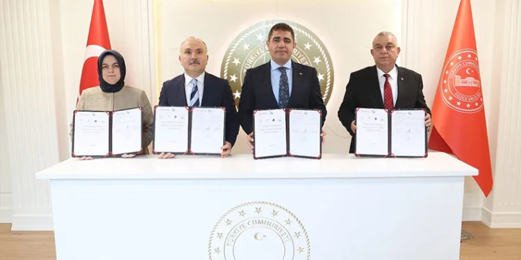 “Yarınları karartmak isteyenlere geçit yok”
