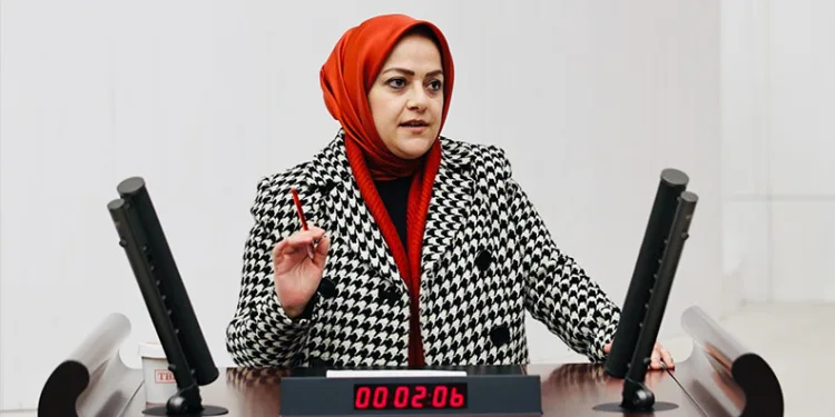 Bakan Uraloğlu: “Yıl sonuna kadar kalan 28 vagondan oluşan 7 seti de teslim edeceğiz”