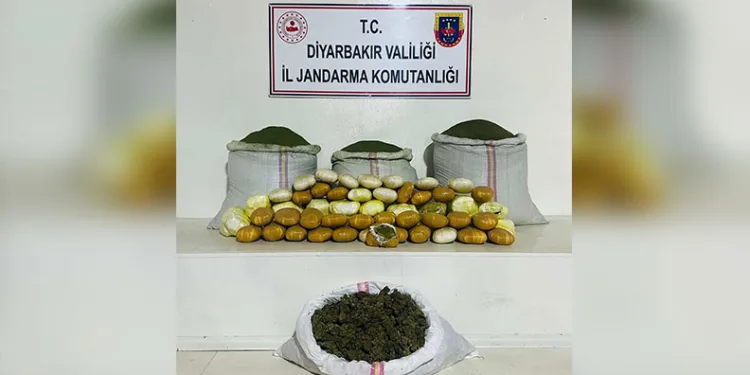 Diyarbakır’da 180 kilo esrar ele geçirildi