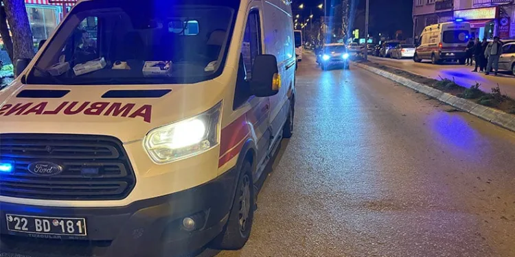 Edirne’de motosikletin çarptığı yaya yaralandı