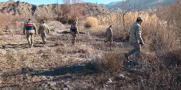 Isparta’da yunus timlerinden uyuşturucu ve silah operasyonu