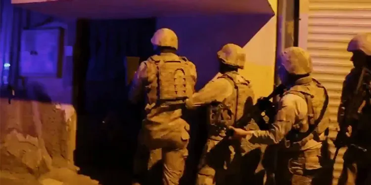 10 kilo uyuşturucu yakalattı, “Şeker sanıyordum” savunması yaptı