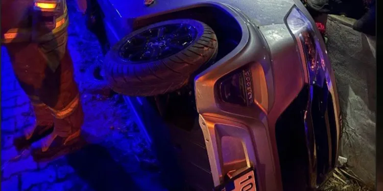 Kaza yapan araca yardım için durdu, arkadan motosiklet çarptı: 5 yaralı