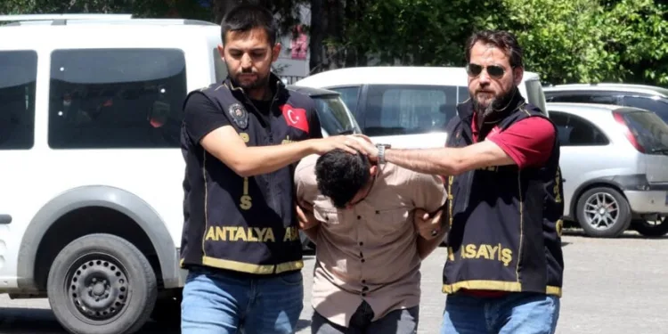 Beylikdüzü Belediye Başkanı Mehmet Murat Çalık gözaltına alındı
