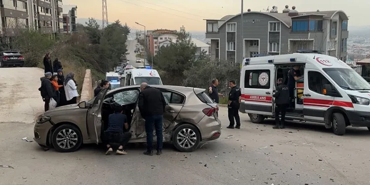Bursa’da yangın bölgesinde güvenlik önlemi alan polise saldırı