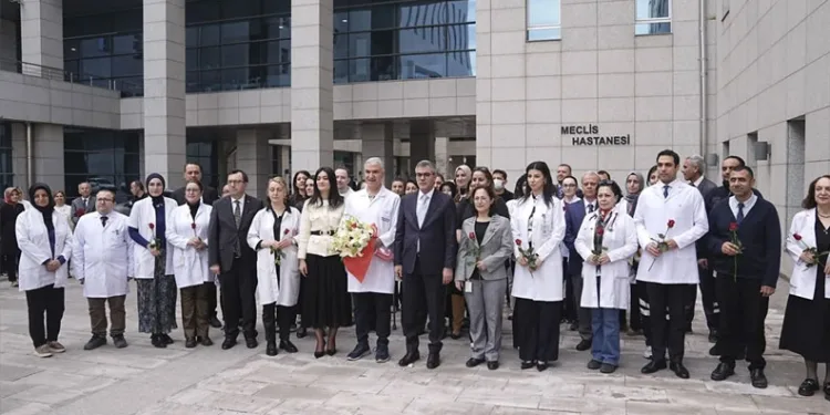 Bakan Uraloğlu: “Yıl sonuna kadar kalan 28 vagondan oluşan 7 seti de teslim edeceğiz”