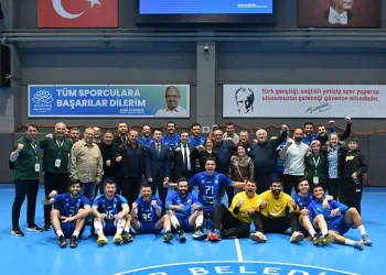 Bursa’da kaza yapan motosiklet sürücüsüne ilk müdahaleyi yoldan geçen doktor yaptı