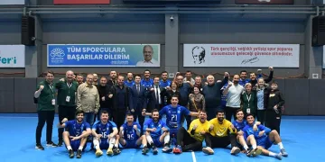 Bursa’da kaza yapan motosiklet sürücüsüne ilk müdahaleyi yoldan geçen doktor yaptı