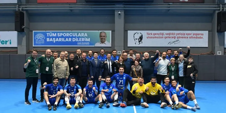 Bursa’da kaza yapan motosiklet sürücüsüne ilk müdahaleyi yoldan geçen doktor yaptı