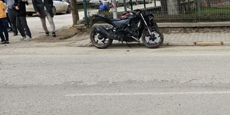 ATV ile motosiklet çarpıştı: 1’i ağır 2 yaralı