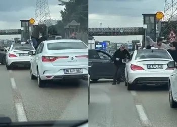 Bursa Valisi Ayyıldız, bayram öncesi çocukları ve büyükleri unutmadı