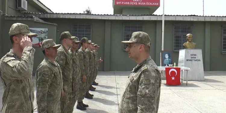 Saç tıraşını son güne bırakanlar bayrama berber dükkanlarında girdi