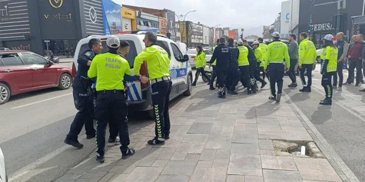 Bursa’da kasktan ceza yedi, ekiplere zor anlar yaşattı