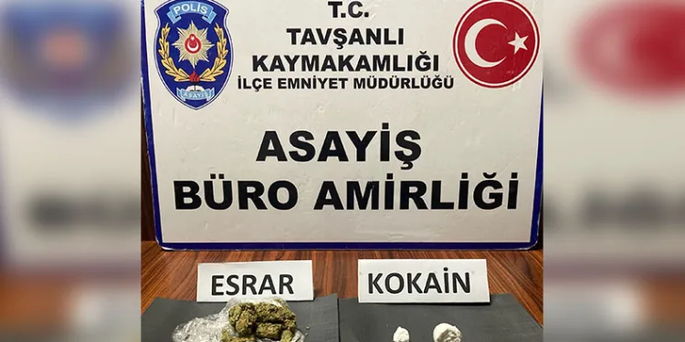 Bakan Yerlikaya, sahipsiz köpeklerin saldırdığı Tunahan’ı ve ailesini ziyaret etti