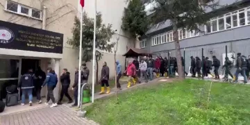 Bursa’da çocuklar kapı kapı bayramlaştı