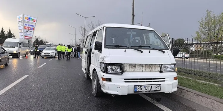 Bursa Valisi Ayyıldız, bayram öncesi çocukları ve büyükleri unutmadı