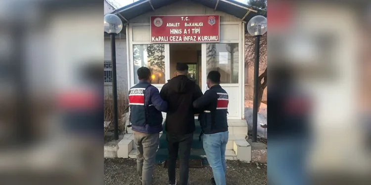Isparta’da yunus timlerinden uyuşturucu ve silah operasyonu