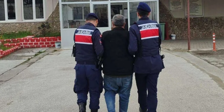 Hakkında 7 yıl 11 ay aranması olan şahıs yakalandı